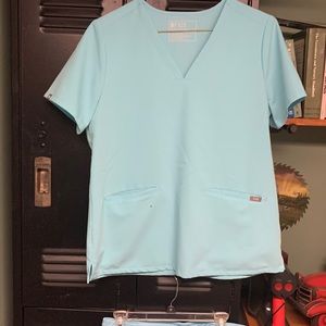 Figs casma neon blue large top